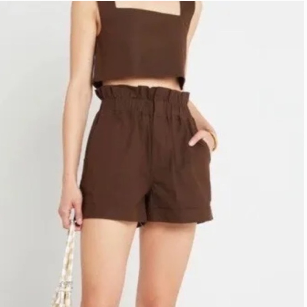 o.p.t. linen short set featuring a square neck sleeveless top and short